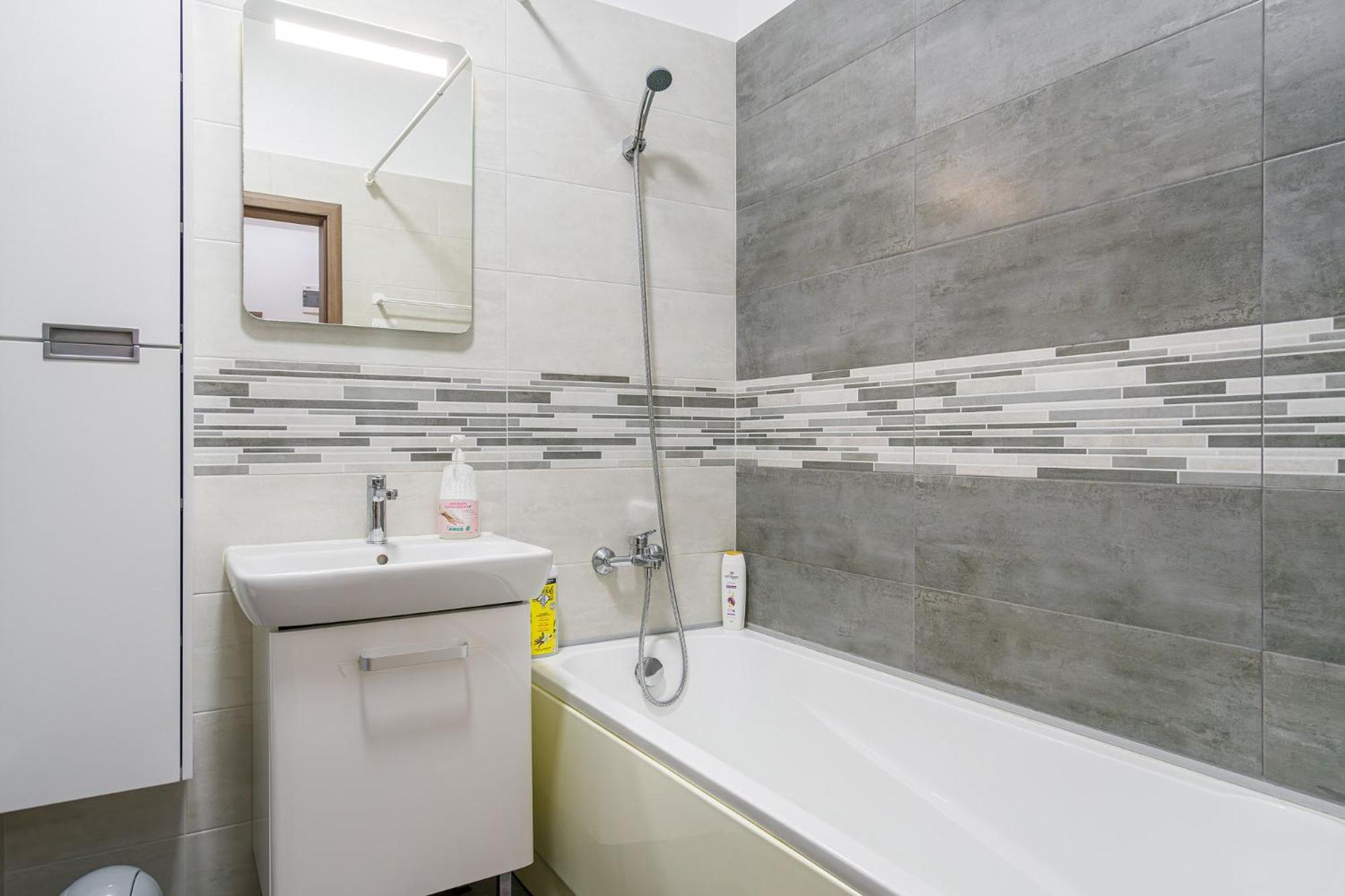 Politehnica Deluxe Apartment Букурещ Екстериор снимка